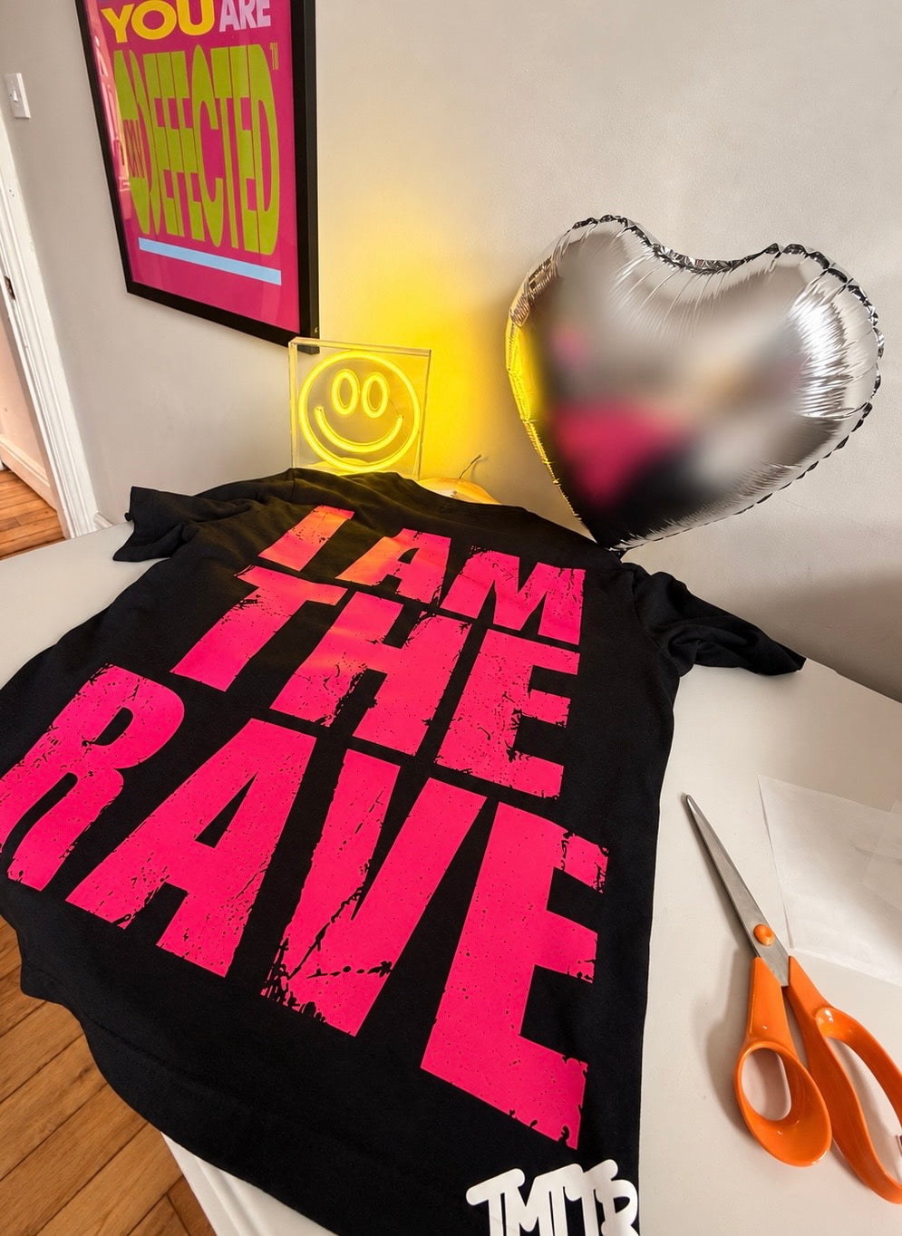 I AM THE RAVE Oversized LOGO Rave T-Shirt | Festival & Rave Streetwear BLACK & PINK